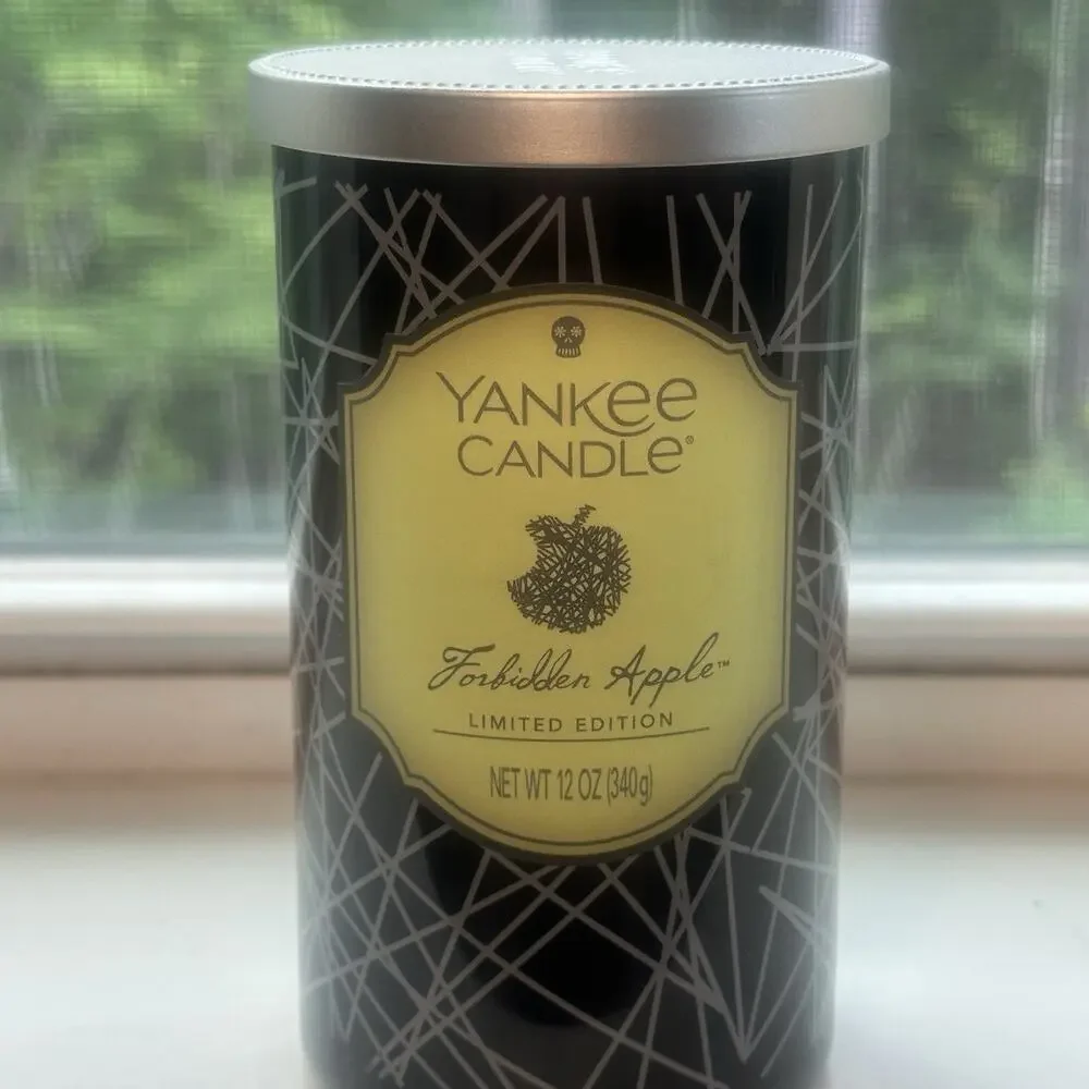 Yankee Candle Forbidden Apple Limited Edition Pillar Candle Halloween 12oz RARE